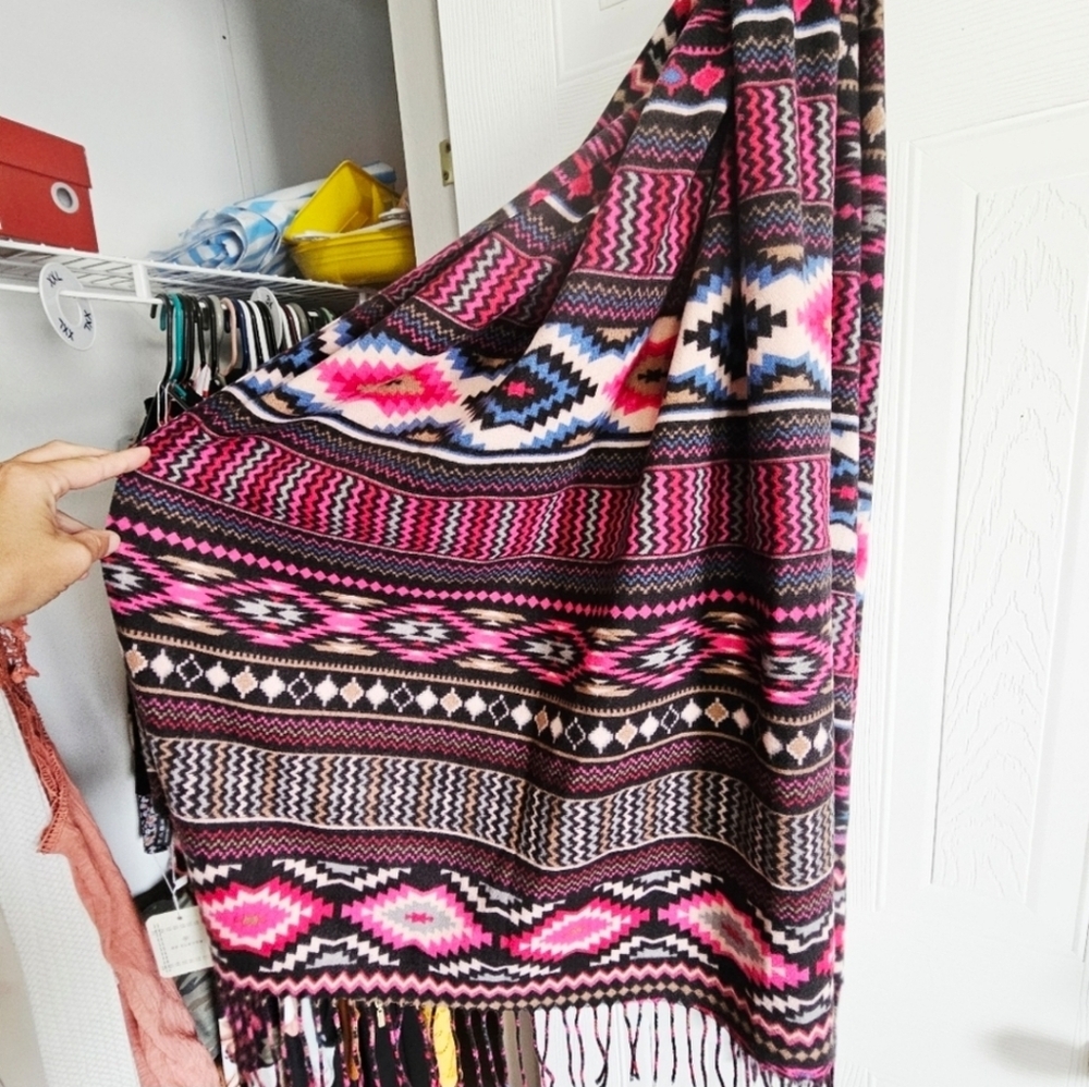 🆂🅰🅻🅴•Be Clever Colorful Geometric Patterned Scarf - Picture 3 of 4